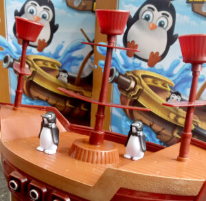 Juego Barco de piratas pingüinos