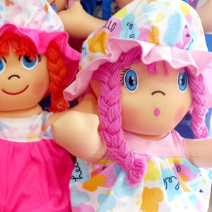 Bebe muñeca kelwin sombrero trenzas mediana