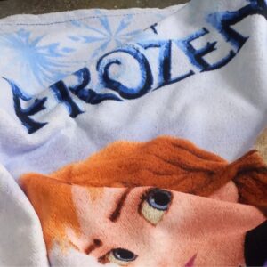 Toallón princesa frozen